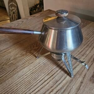 Stainless Steel Fondue Pot with Wooden Handle Floral Detailing